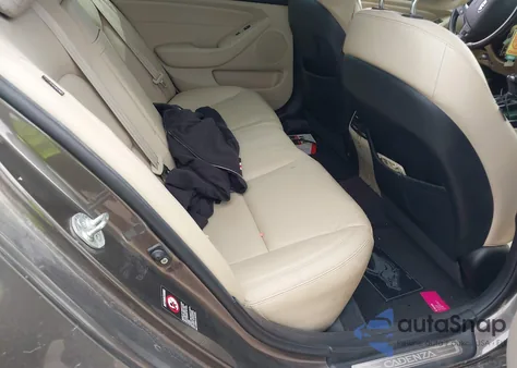 2014 Kia Cadenza Premium z USA, uszkodzony, nr VIN KNALN4D77E5128028